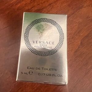 Versace Eros Pour Femme Silver Packaging